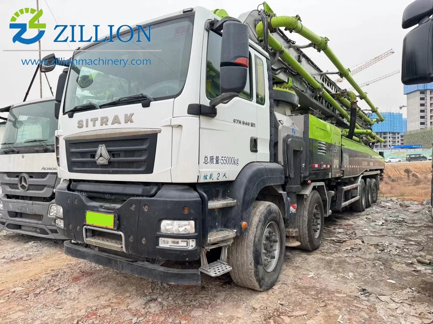 2022 carro bomba de concreto montado sobre camión con pluma de 70 m de largo zoomlion sobre chasis sitrak